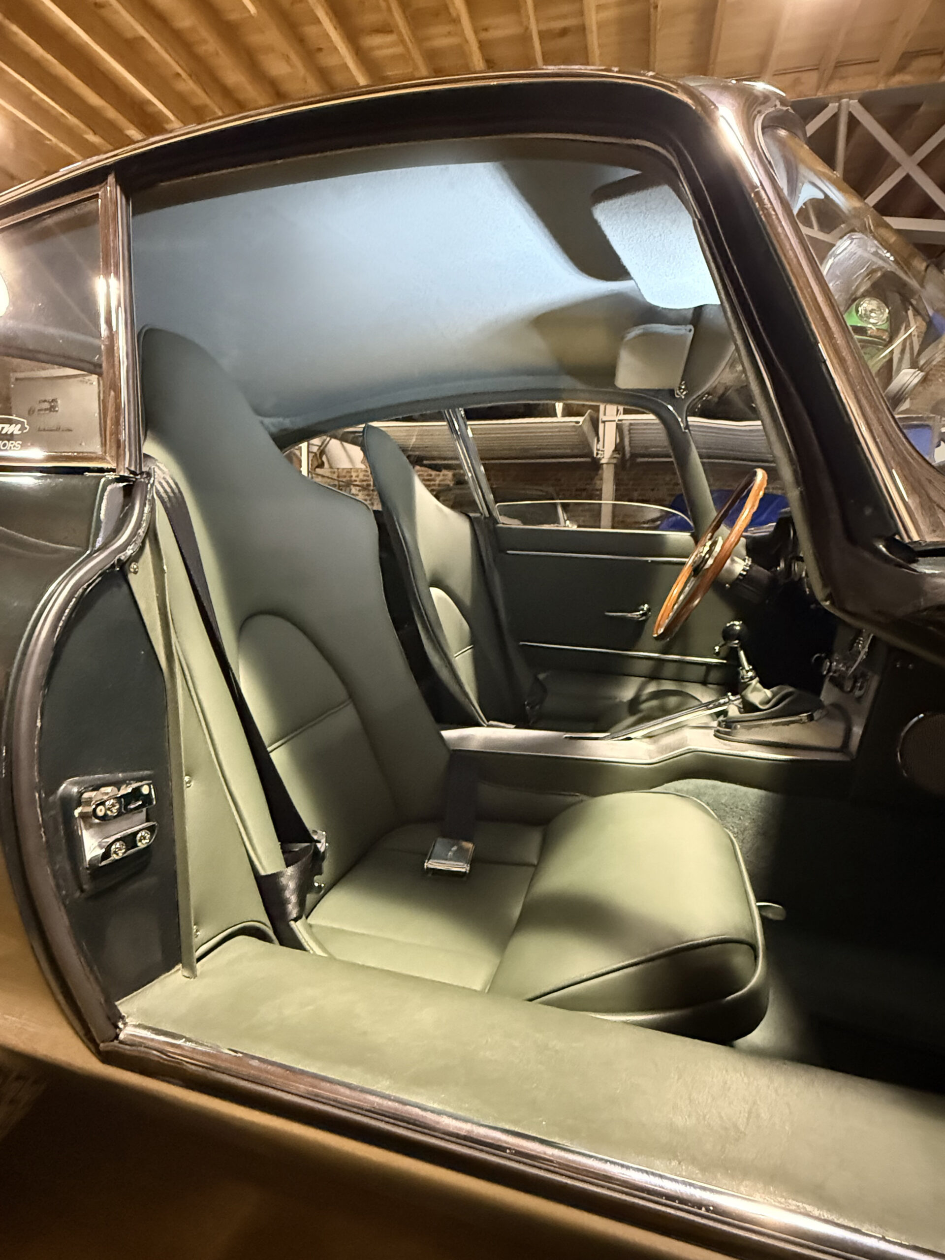 Custom 'Highback' Bucket Seat for Jaguar XKE 3.8 - Lakewell